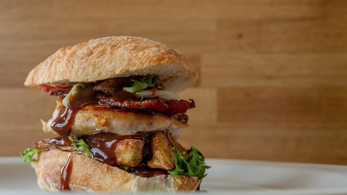 Vuoi mettere un pranzo stellato senza spendere cifre folli? Ecco dove vivere l’esperienza Michelin